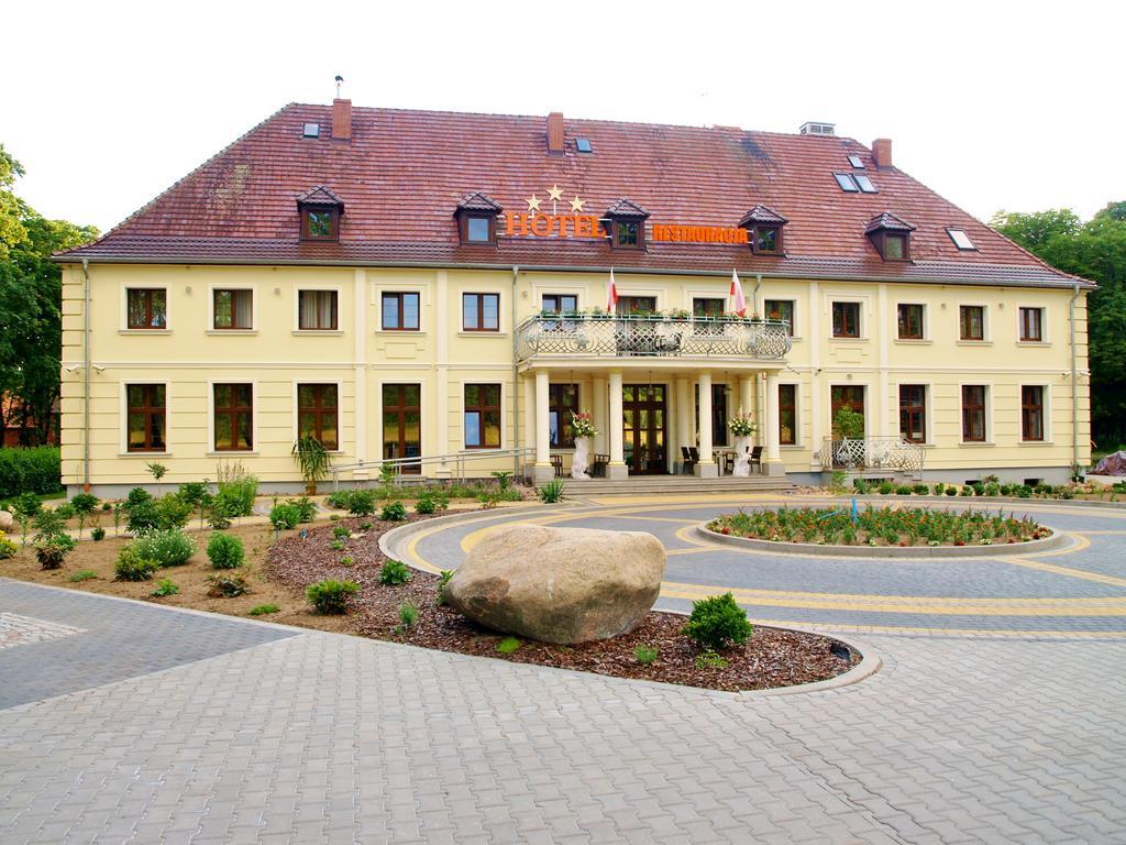 Hotel Swietoborzec Łobez Εξωτερικό φωτογραφία